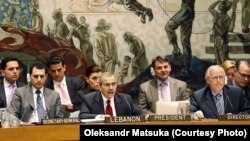 Засідання Ради безпеки ООН на тему «Співробітництво ООН з регіональними організаціями». Олександр Мацука (в центрі в другому ряду). 4 травня 2010 року