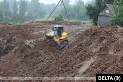 Будаўнічыя работы на месцы абвалу берагу Дзьвіны