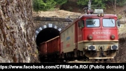 Trenurile de călători din România ating o viteză medie de sub 60 de kilometri pe oră din cauza liniilor de cale ferată vechi, dar și a locomotivelor la fel de bătrâne.