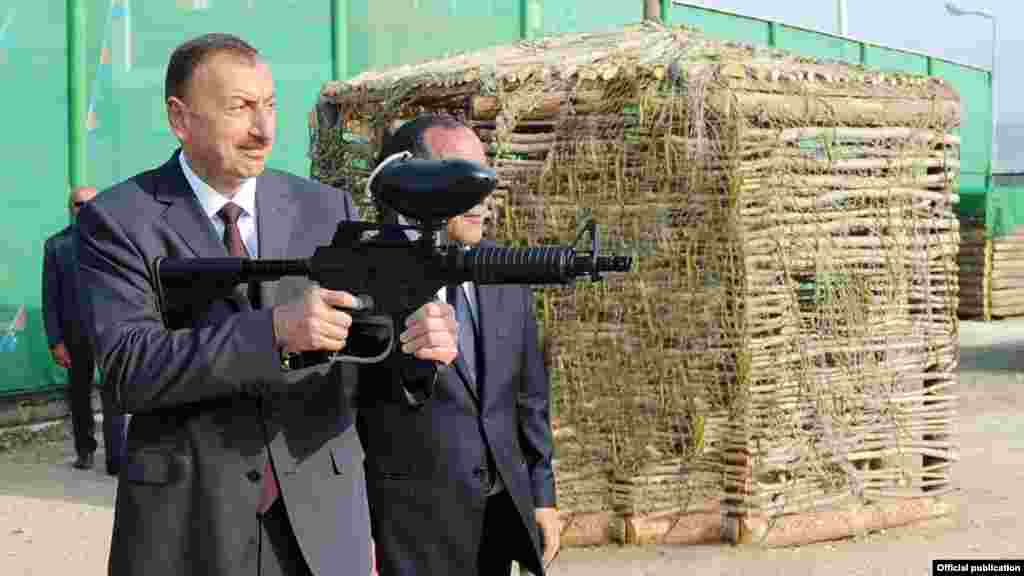 İlham Əliyev Ağstafa Peyntbol və Atıcılıq Mərkəzində (Foto: president.az)
