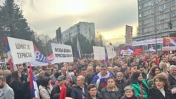 Dodik sa skupa u Banjaluci poručio pristalicama da se ne sudi njemu već RS