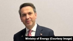 Türkiyeniñ energetika naziri Alparslan Bayraktar