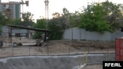 Қайғылы оқиға тіркелген №2 тоннель отряды еншілес мекемесінің құрылыс алаңы. Алматы, 7 мамыр 2009 жыл.
