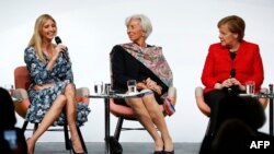 از راست به چپ:آنگلا مرکل٬ صدراعظم آلمان، کریستین لاگارد رییس صندوق بین المللی پول، ایوانکا ترامپ٬ مشاور رییس جمهوری آمریکا