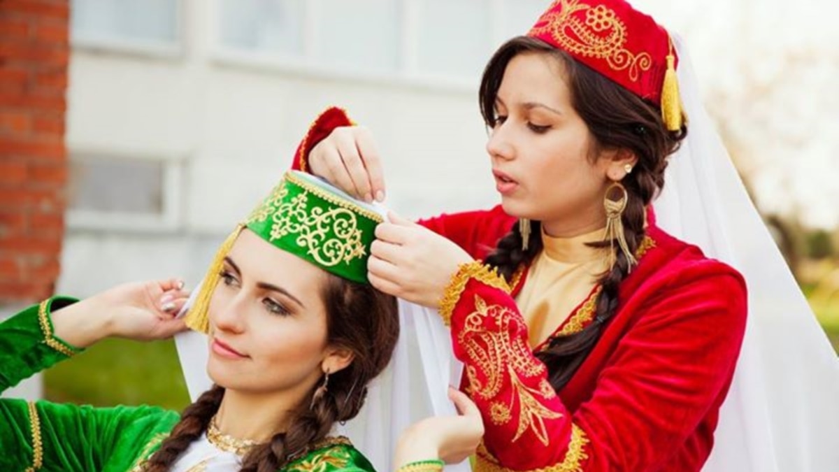 Tatar Women Embrace Tradition In Lithuania