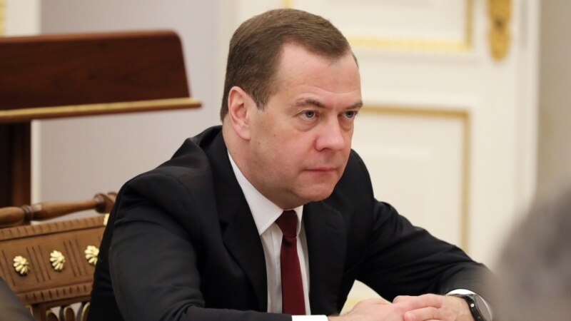 Медведев најави забрана на украински стоки 