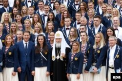 Російський патріарх Кирило благословляє російських олімпійців, 27 липня 2016 року