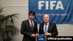 Rustam Emomali və FİFA prezidenti Jozef Blatter