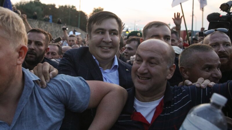 Во Львове в отель к Саакашвили пришли пограничники и полиция