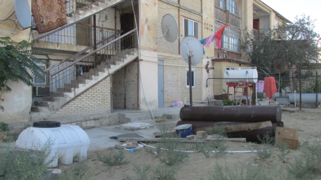 Diňle: Paýtagtyň ýaşaýyş jaýlarynda suw ýetmezçilik edýär