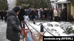 Ад аўтацыстэрны вада падавалася праз спэцыяльна змайстраваны вадавод