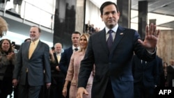 Secretarul de stat american Marco Rubio a trimis indicații tuturor ambasadelor americane din lume în care a explicat în cel fel va fi aplicat ordinul lui Trump privind suspendarea asistenței externe.