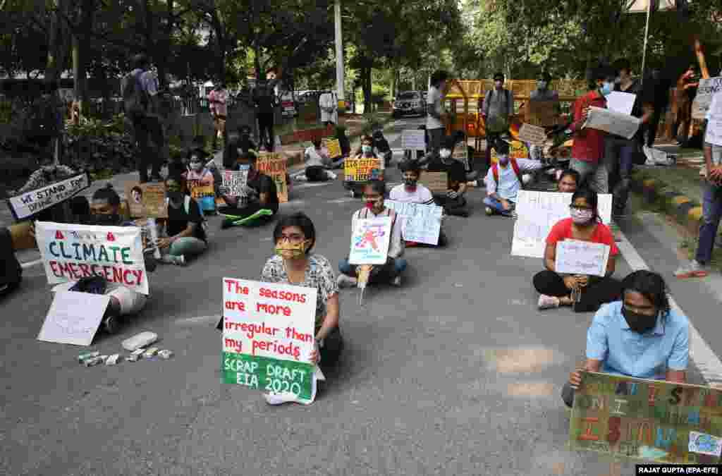 На фото: індійські активісти страйкують у Нью-Делі