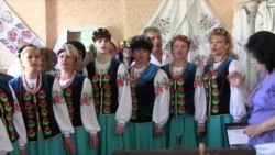 Село на Донеччині приваблює туристів українським колоритом та традиціями