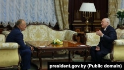 Imagine publicată pe site-ul președinției din Belarus, în care apare Igor Dodon în dialog cu Aleksandr Lukașenko la Minsk, pe 26 mai 2026.