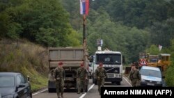 Ushtarët e KFOR-it duke patrulluar në pikën kufitare të Jarinjës në veri të Kosovës. Shtator, 2021.