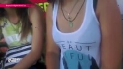 В Крыму девушку заставили снять кулон с украинским трезубцем (видео)