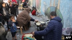 Refugiații palestinieni se confruntă cu o criză umanitară și alimentară gravă, potrivit agențiilor umanitare internaționale.