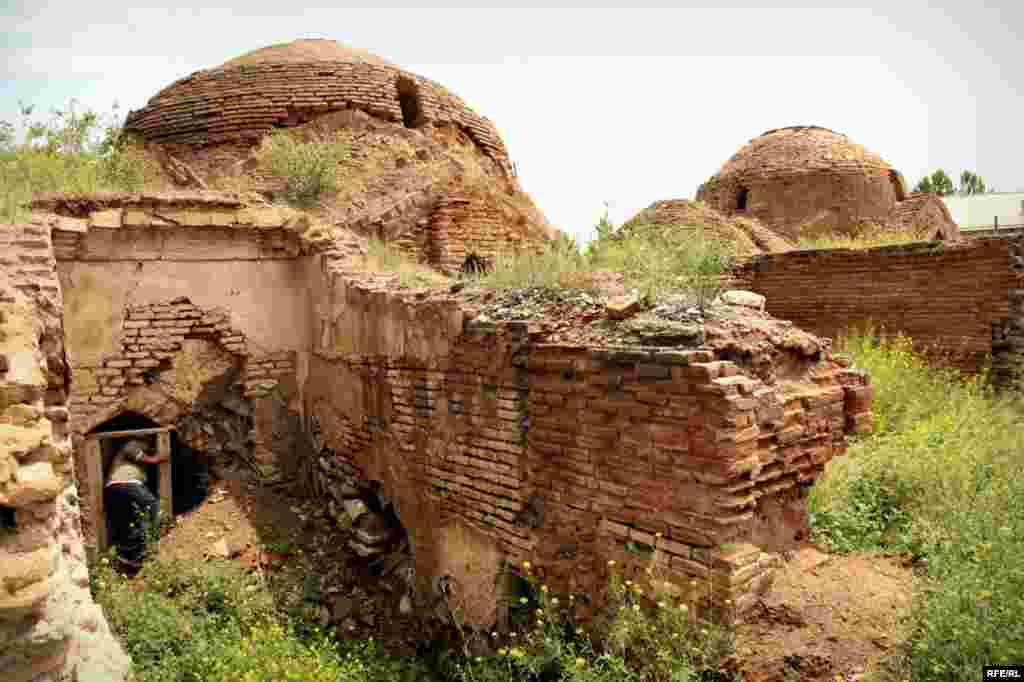 Təmirə ehtiyaclı tarixi abidələr #38