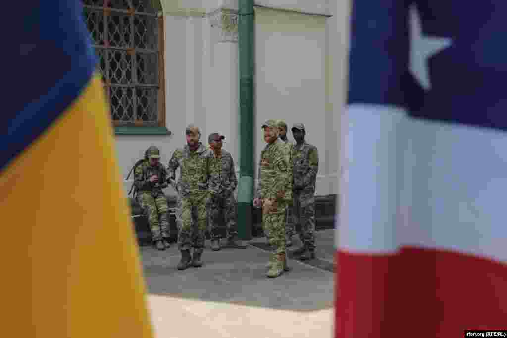 На території Національного заповідника «Софія Київська» у День пам’яті США (Memorial Day) 25 травня відбувся меморіально-культурний захід, присвячений громадянам Сполучених Штатів Америки, які стали поруч з українцями у боротьбі проти російської агресії та віддали за це свої життя