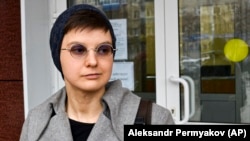 Feminist activist and artist Yulia Tsvetkova leaves after a court session in Komsomolsk-on-Amur in April 2021.