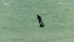 Як «літаюча людина» Запата подолав Ла-Манш на Flyboard Air – відео