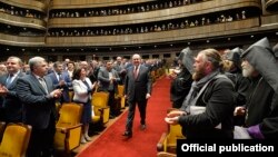 Armenia - New Armenian President Armen Sarkissian arrives for his inauguration ceremony in Yerevan, 9 April 2018.