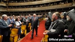 Armenia - New Armenian President Armen Sarkissian arrives for his inauguration ceremony in Yerevan, 9 April 2018.