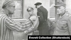 Илустрација- нацистички камп во Германија за време на Втората светска војна
