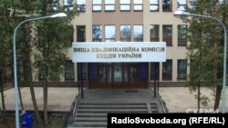 Потерпілий Віталій Усатий заявив поліції, що останнім часом конфліктів у нього ні з ким не було