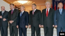 The presidents of Belarus, Georgia, Kazakhstan, Kyrgyzstan, Moldova, and Russia at a CIS summit in 2005