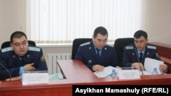 Представители прокуратуры на процессе по пересмотру уголовного дела в отношении Ержана Утембаева. 22 января 2014 года.