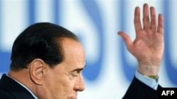 Прем'єр-міністр С. Берлусконі «Піду захищатися до суду. Італійці ще побачать, з якого тіста я зроблений!» (архівне фото)