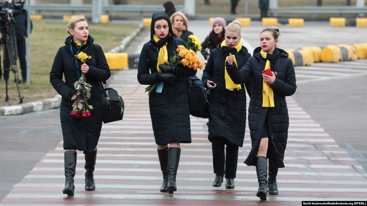oi5.ru: Коллеги и родственники вспоминают экипаж сбитого украинского самолета – видео Коллеги и родственники вспоминают экипаж сбитого украинского самолета – видео