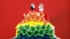 Зараз одностатеві шлюби законні у 28 країнах світу, а також на самоврядному острові Тайвань. Втім, у світі досі є майже 70 країн, де одностатеві стосунки криміналізовані