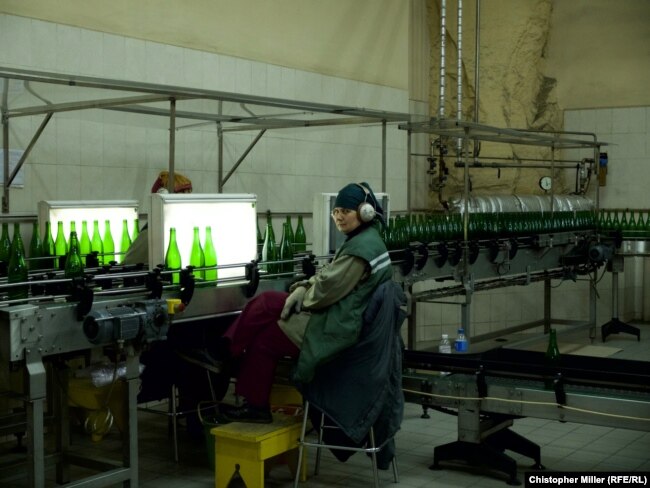 З 2014 року виноробня Artwinery стала випускати щонайменше на 7 мільйонів менше пляшок на рік, каже її гендиректор