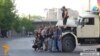 Արխիվ -- «Սասնա ծռեր» խմբի անդամները լուսանկարվում են ՊՊԾ գնդի գրավված տարածքում, Երևան, 22-ը հուլիսի, 2016թ․