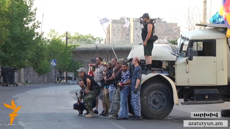 Ерменија амнестира вооружена група и заговорници на државен удар