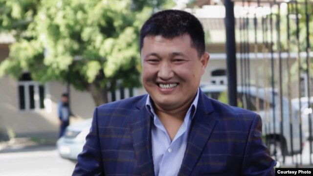 Канжар Кадыралиев Ош шаардык прокуратурада ыкчам-иликтөө органдарындагы мыйзамдын аткарылышын көзөмөлдөө бөлүмүнүн прокурору болуп иштеген.