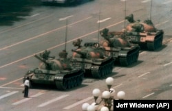5 iunie, 1989 - imaginea din Tiananmen, care a făcut înconjurul lumii.