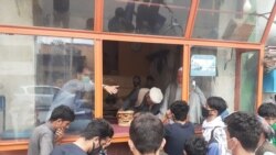 په کابل کې د نانوایانو له لارې د افغان حکومت له لوري د ډوډۍ وېشل