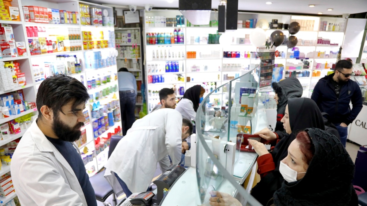 کرونا در ایران؛ داروی رمدسیویر را جلوی داروخانه‌ با «قیمت چند برابر» می‌فروشند - Vimarsana News