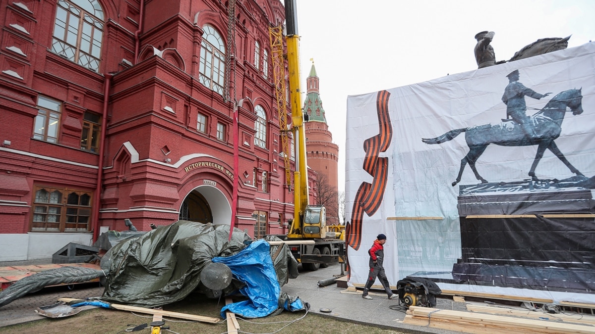 памятник георгий жуков в москве