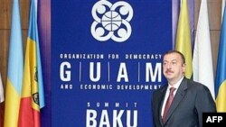 İlham Əliyev deyib ki, problemləri həll etmək üçün GUAM üzvləri güclənməlidir