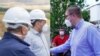 Лидерите на СДСМ и на ВМРО-ДПМНЕ, Зоран Заев и Христијан Мицкоски носат заштитни маски во предизборната кампања поради пандемијата на коронавирус.