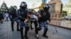 Մոսկվայի ոստիկանությունը ցրել է հավաքը հիվանդանոցի մոտ, որտեղ բուժօգնություն է ստանում Նավալնին