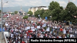 Протести на Албанци во Скопје против полициската операција Монструм.