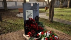 Памятник сотруднику крымской роты «Беркута» Андрею Федюкину в Евпатории