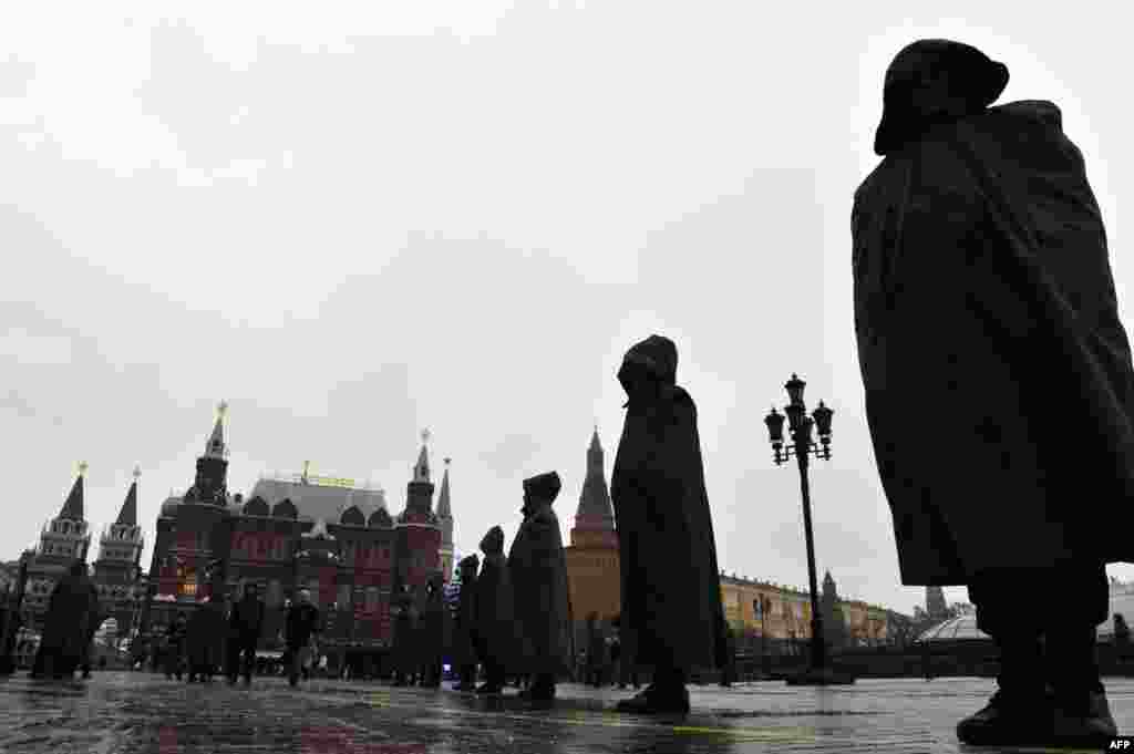 Interior Ministry troops cordon off Manezhaya Square just outside the Kremlin on election day.