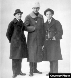 Клаўдзій Дуж-Душэўскі (зьлева), сьнежань 1919 году